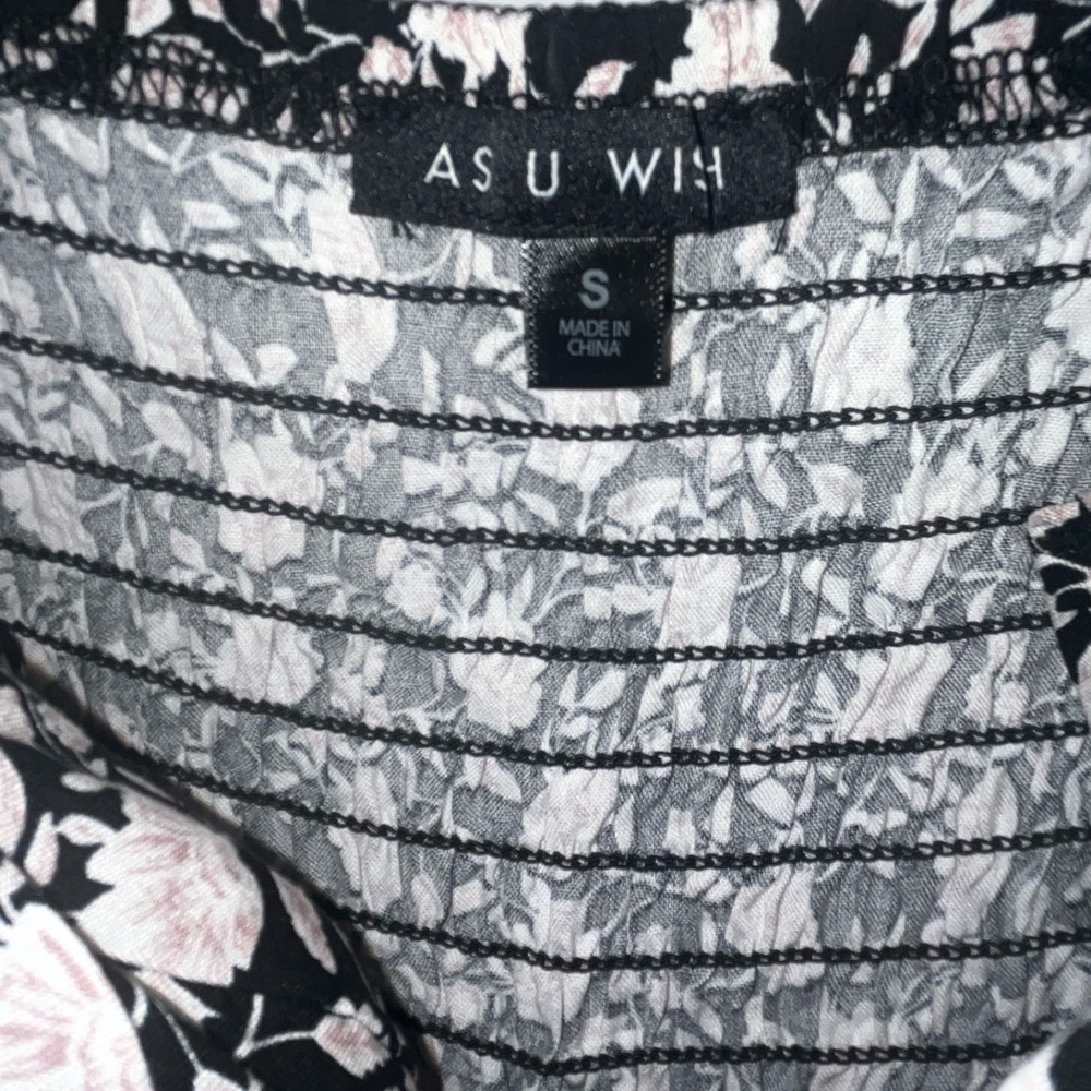 BRAND NEW (NWT) Floral Maxi Dress - Picture 2 of 4